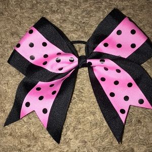 Poka dot cheer bow